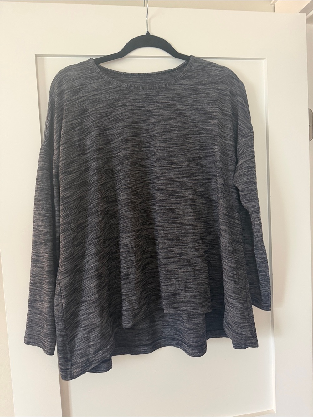lululemon athletica Women's Long Sleeve Heathered Black Gray Top